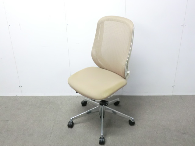 オカムラ/シルフィ/ベージュ / 【中古】 OAチェア肘無し