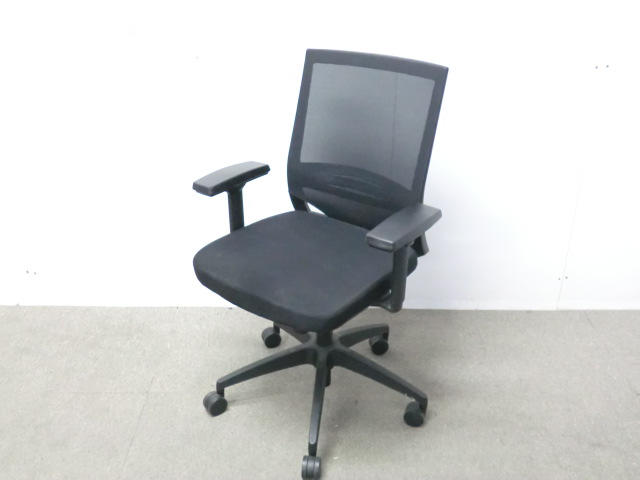 OAチェア肘有 / ブラック / 【中古】