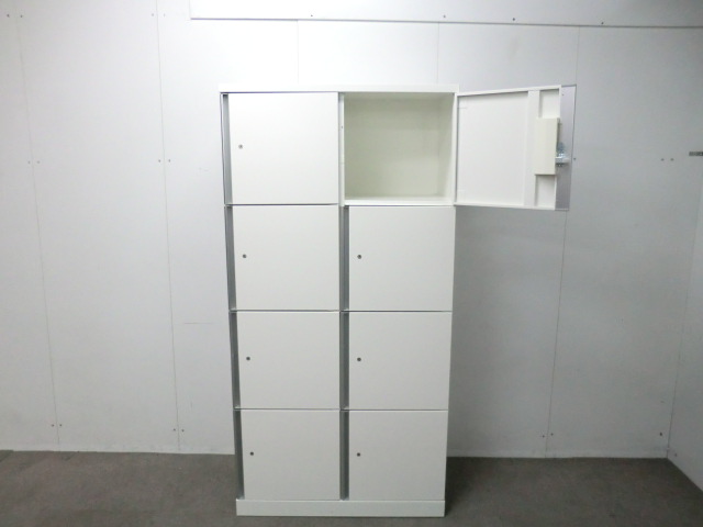 オカムラ / ホワイト / 【中古】 8人用ロッカー