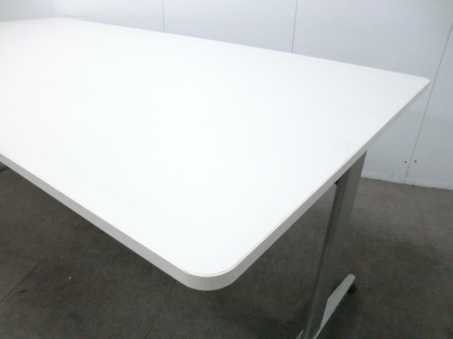 イトーキ / ホワイト / 【中古】 会議テーブル
