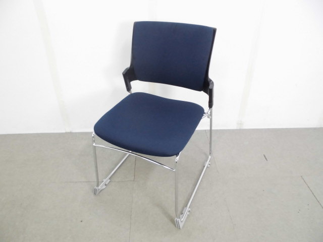 モノン / イトーキ/ ダークブル / スタッキングチェア