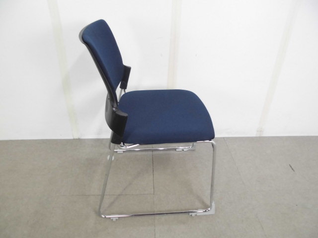 モノン / イトーキ/ ダークブル / スタッキングチェア