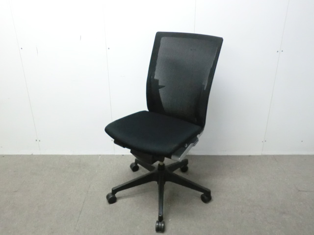 イトーキ/ヴェント/ ブラック / 【中古】 OAチェア肘無