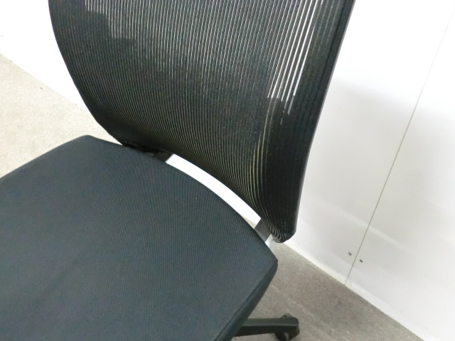 イトーキ/ヴェント/ ブラック / 【中古】 OAチェア肘無