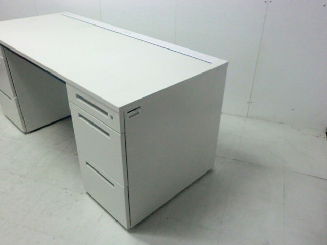 イトーキ / CZR / ホワイト / 【中古】 両袖デスク