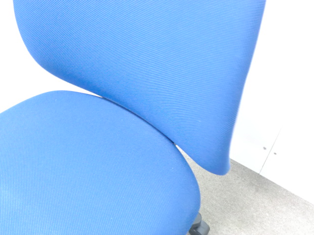 イトーキ / ボニート / ダークブルー / KT-170GK-T1N4 【中古】 OAチェア肘無