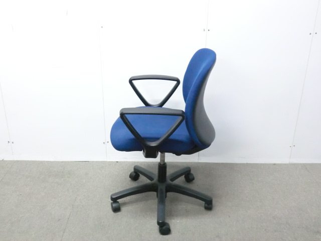 イトーキ / ボニート / ダークブルー / KT-170GK-T1N4 【中古】 OAチェア肘有