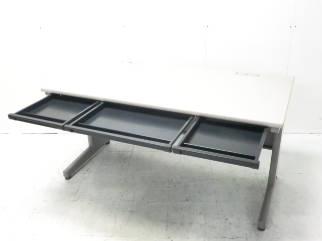 イトーキ / CZ / ニューグレー / CZN-147HA-WE 【中古】 平デスク