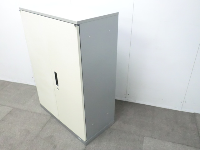 オカムラ/ヴィラージュ/シルバー/【中古】両開きキャビネット