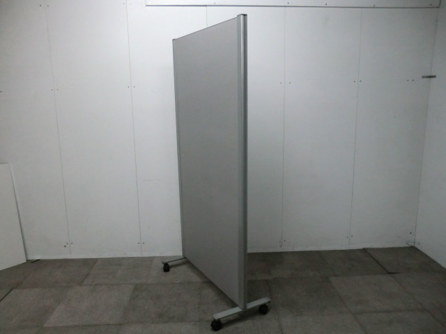 オカムラ / ライトグレーー / 【中古】 衝立