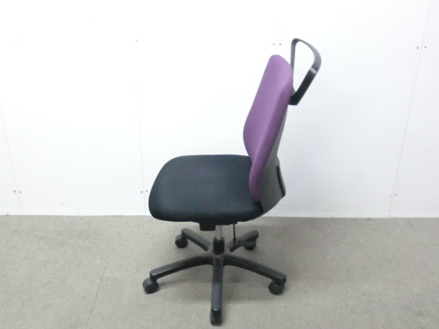 イトーキ/トルテ-R/パープル / 【中古】 OAチェア肘無