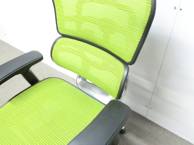 エルゴヒューマン/ライトグリーン/ 【中古】 OAチェア肘有