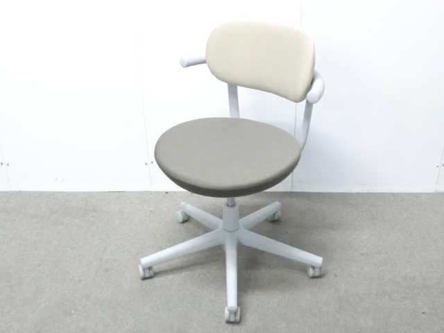 コクヨ / パロ / ベージュ / 【中古】 OAチェア肘有