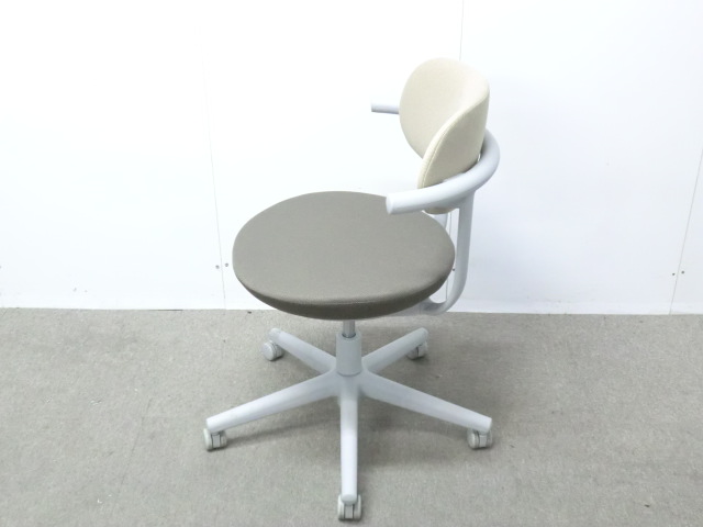 コクヨ / パロ / ベージュ / 【中古】 OAチェア肘有