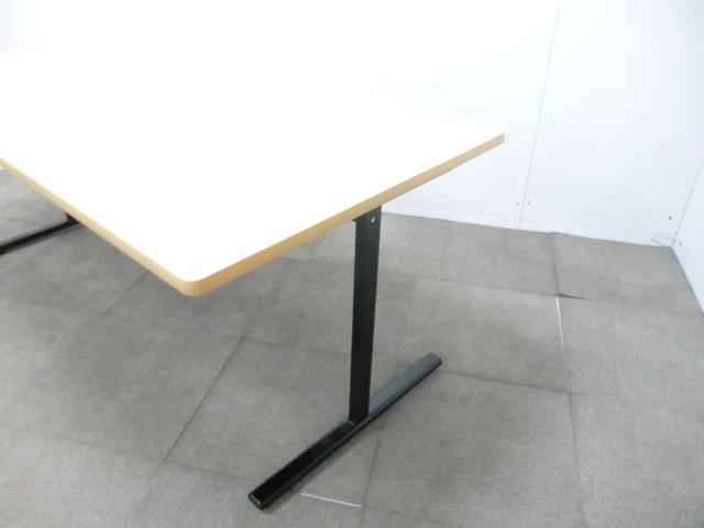 会議テーブル / 木目調 / 【中古】 T字脚