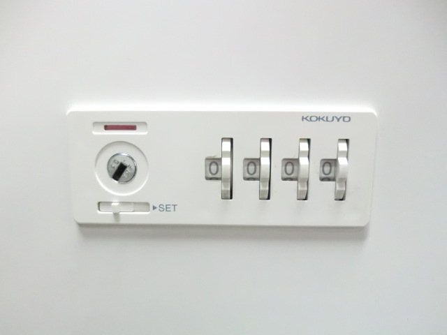 コクヨ/エディア/ホワイト / 【中古】 両開きキャビネット