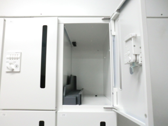 コクヨ/イノン/ホワイト/【中古】20人用パーソナルロッカー