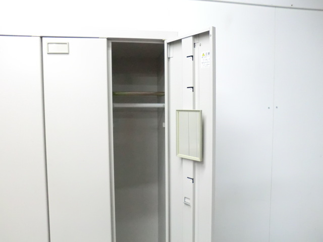 イトーキ / ニューグレー / 【中古】 4人用ロッカー