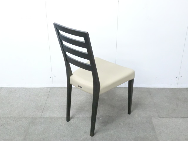 カリモク / ベージュ / 【中古】 ミーティングチェア
