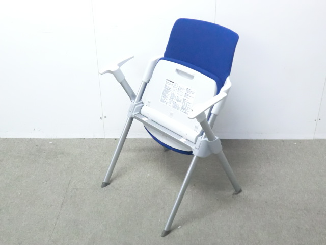 コクヨ/アンフィ/ ブルー / 【中古】 スタッキングチェア