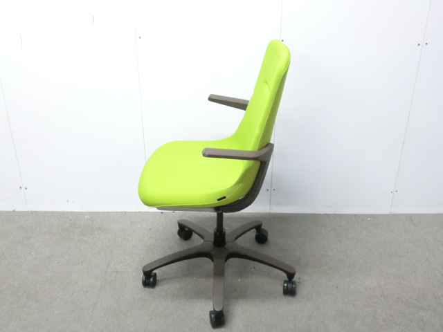 イトーキ/モーブ/ライトグリーン/ 【中古】 OAチェア肘有