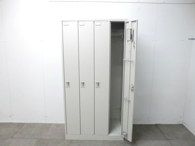 イトーキ / ニューグレー / 【中古】 4人用ロッカー