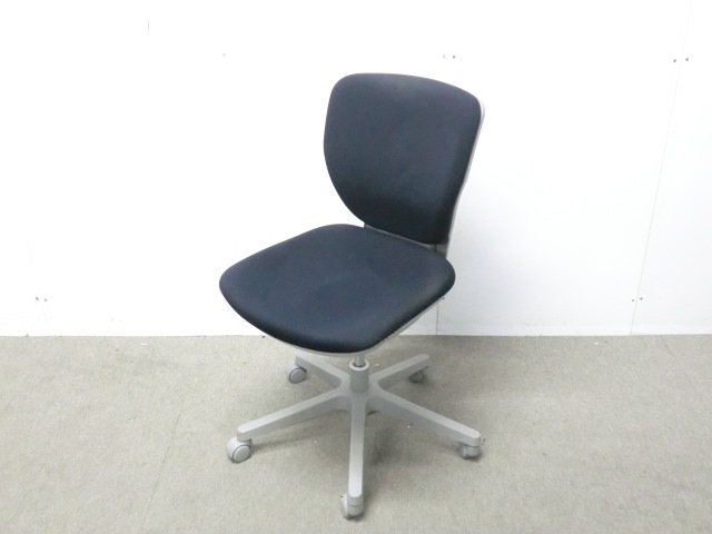 TOYOSTEEL/ブラック / 【中古】 OAチェア肘無し