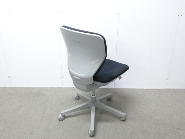 TOYOSTEEL/ブラック / 【中古】 OAチェア肘無し
