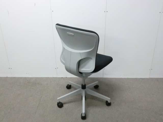 イナバ / ブラック / 【中古】 OAチェア肘無し