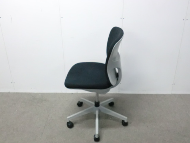 イナバ / ブラック / 【中古】 OAチェア肘無し