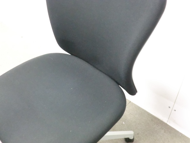 イナバ / ブラック / 【中古】 OAチェア肘無し