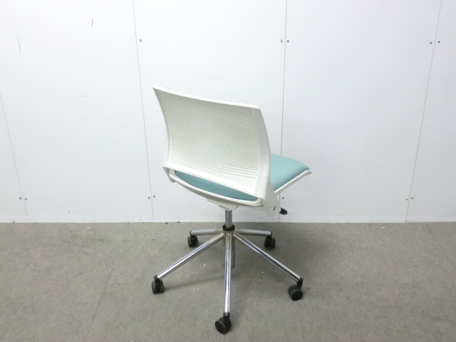 オカムラ/クリール/ライトブルー/【中古】ミーティングチェア