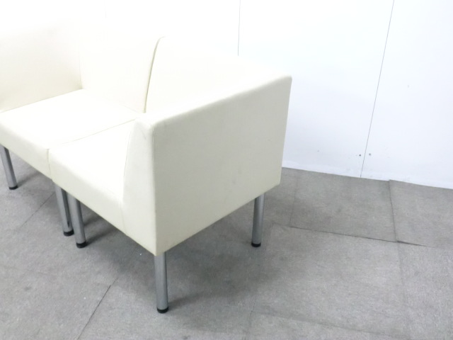 オカムラ / ホワイト / 【中古】 2人掛けソファ