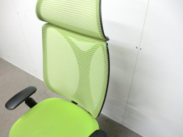 オカムラ/サブリナ/ライトグリーン/【中古】 OAチェア肘有