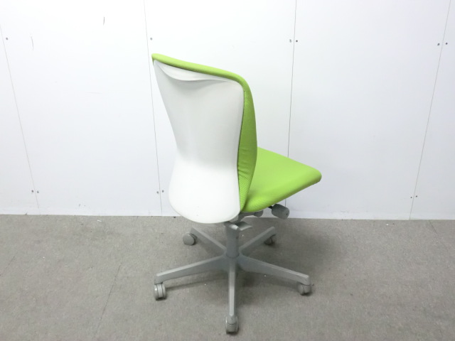 オカムラ/スラート/ライトグリーン/【中古】OAチェア肘無し