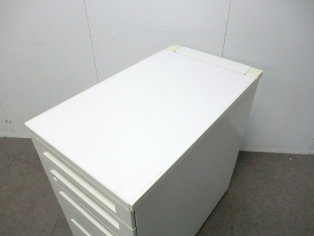 オカムラ/アドバンス / ホワイト / 【中古】 4段脇机