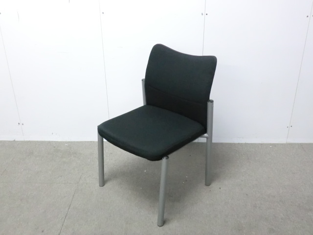 ライオン / ブラック / 【中古】 スタッキングチェア