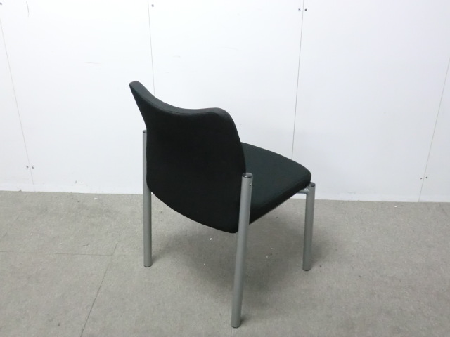 ライオン / ブラック / 【中古】 スタッキングチェア