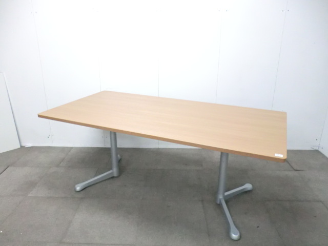 オカムラ/木目調/【中古】 会議テーブル / キャスター付き