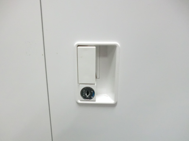 コクヨ/BWN/ ホワイト / 【中古】 両開きキャビネット