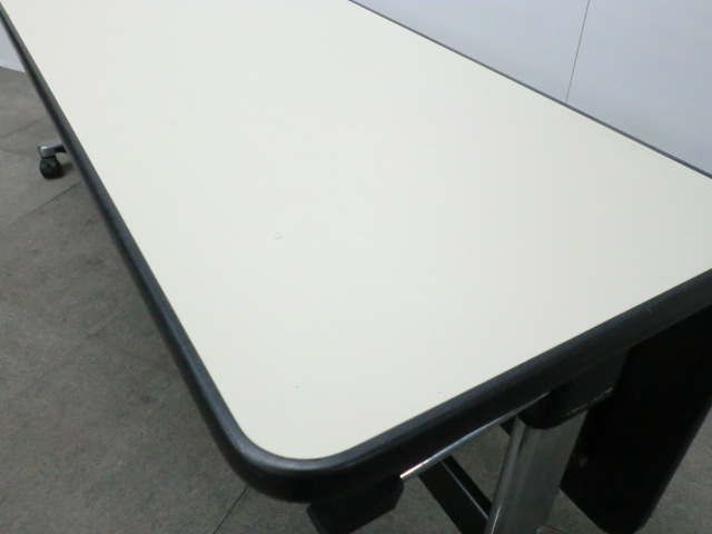 オカムラ / ニューグレー / 【中古】 フォールディング