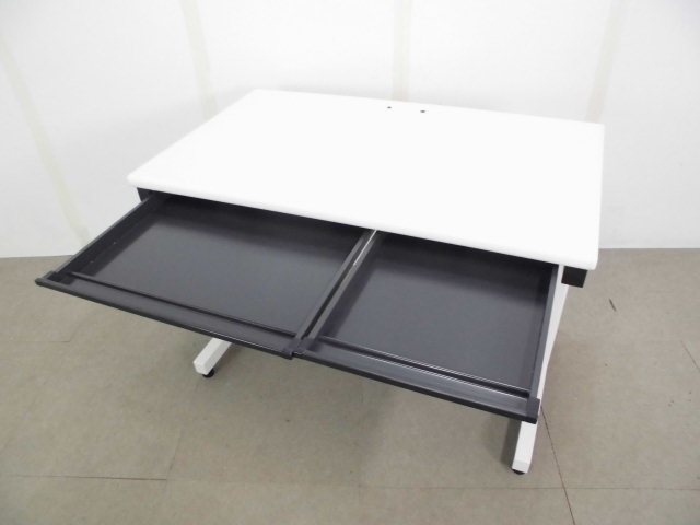 プラス / フラットライン / ホワイト / 平デスク