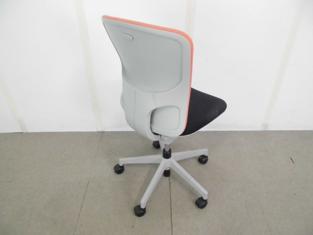 イナバ / バルチェ / オレンジ / OAチェア肘無し