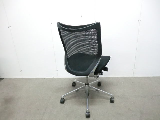 オカムラ / バロン / ブラック 【中古】 OAチェア肘無