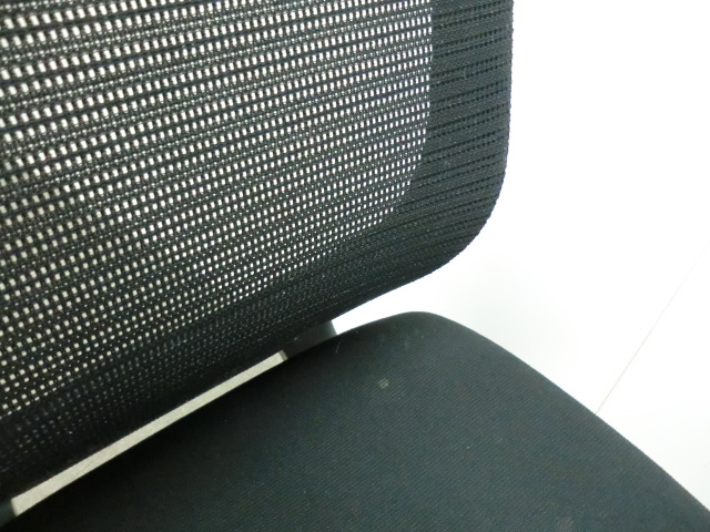 オカムラ / バロン / ブラック 【中古】 OAチェア肘無