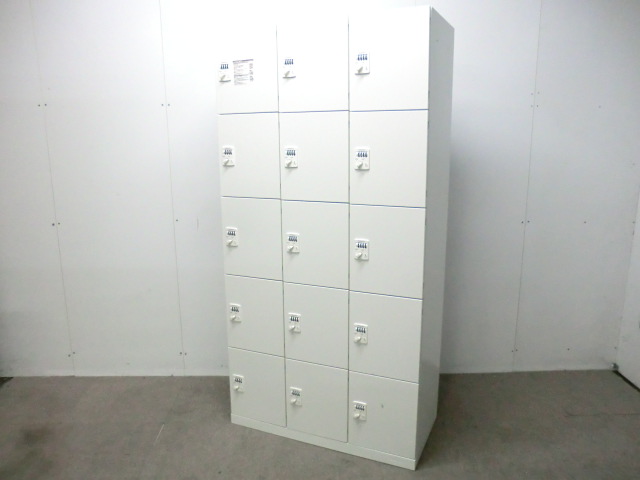 オカムラ / ホワイト / 【中古】 15人用パーソナロッカ