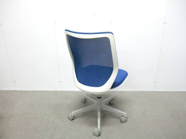 オカムラ/CG-M/ ブルー / 【中古】 OAチェア肘無し