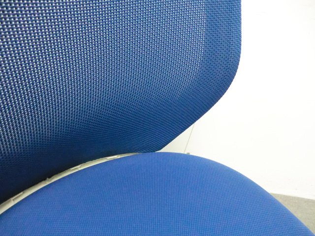 オカムラ/CG-M/ ブルー / 【中古】 OAチェア肘無し