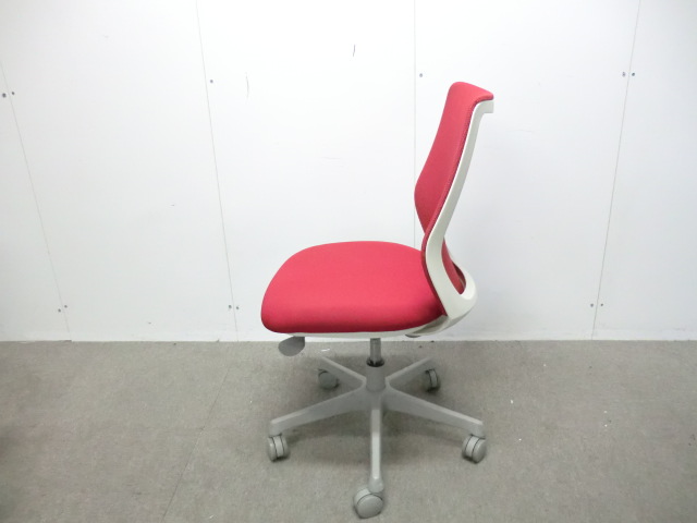 オカムラ/CG-M/ レッド / 【中古】 OAチェア肘無し