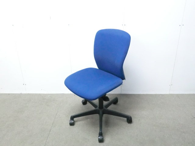 オカムラ/スラート/ ブルー / 【中古】 OAチェア肘無